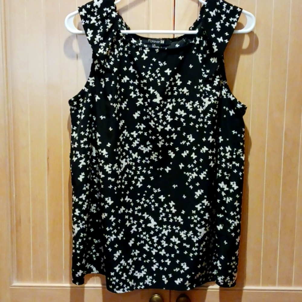 Forever 21 Sleeveless Ruffled Blouse EUC